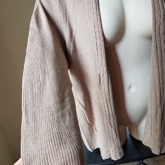 Plus size sweater - Picture 2 of 3